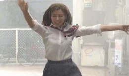 娱乐吃瓜酱踩井盖,揭秘娱乐圈背后的惊险瞬间